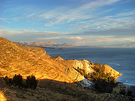 Isla del Sol p�ed z&aacute;padem Slunce