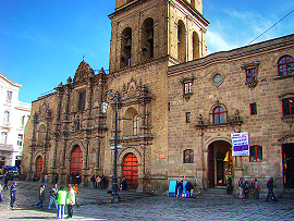 La Paz, n&aacute;m�st&iacute; p�ed kostelem San Francisco