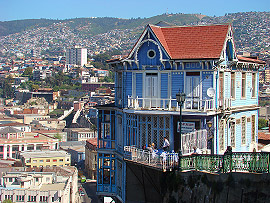 Calfulafquen Bar Restaurant v kopci nad m�stem
